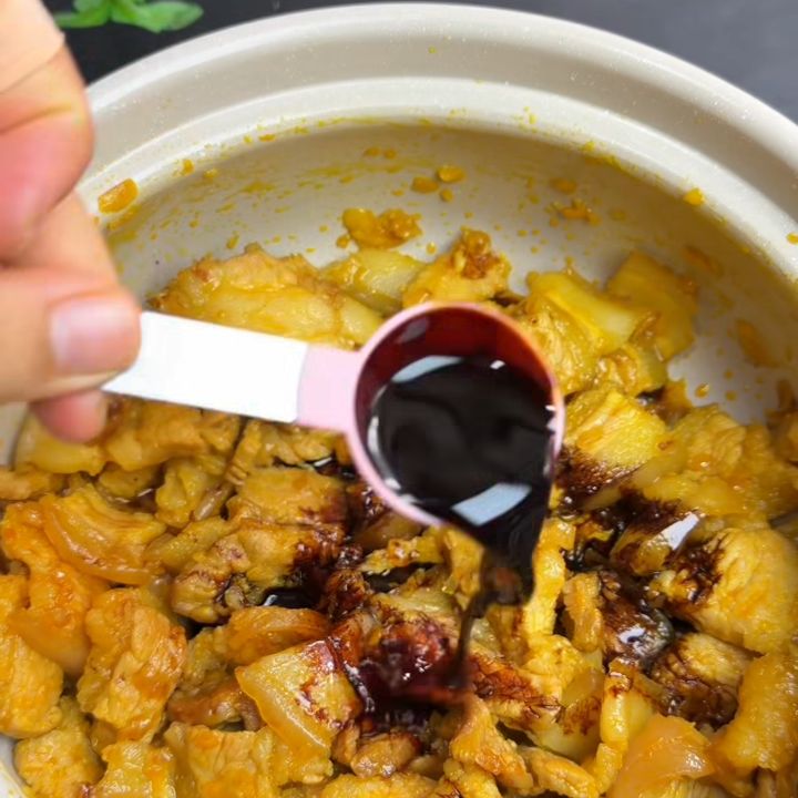 Thêm nước tương