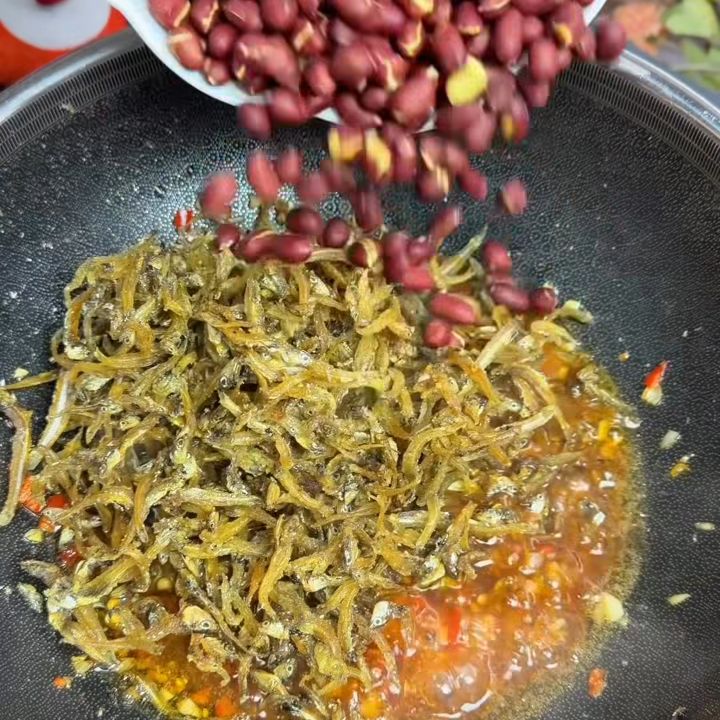 Cho lạc vào