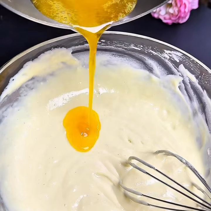 Thêm bơ chảy