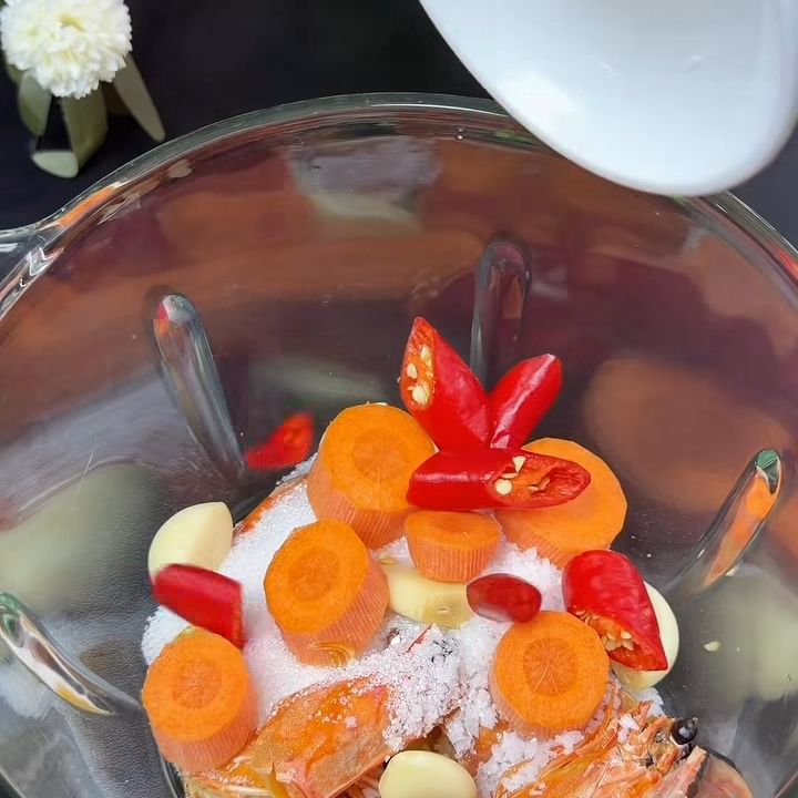 Thêm tỏi, ớt