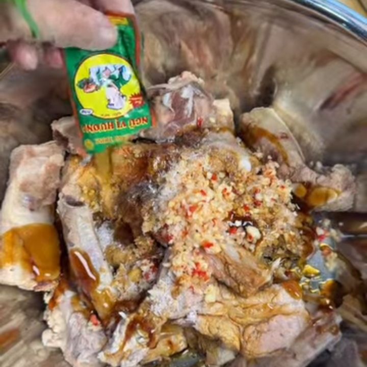 Thêm ngũ vị hương