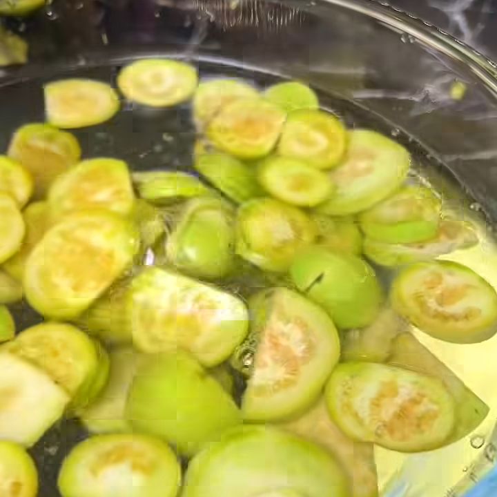 Ngâm nước muối