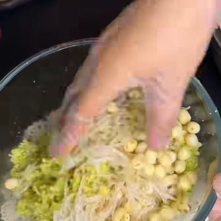 Thêm hạt sen