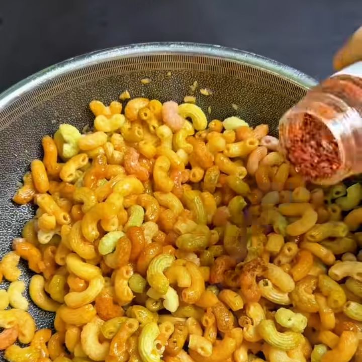 Rắc ớt bột