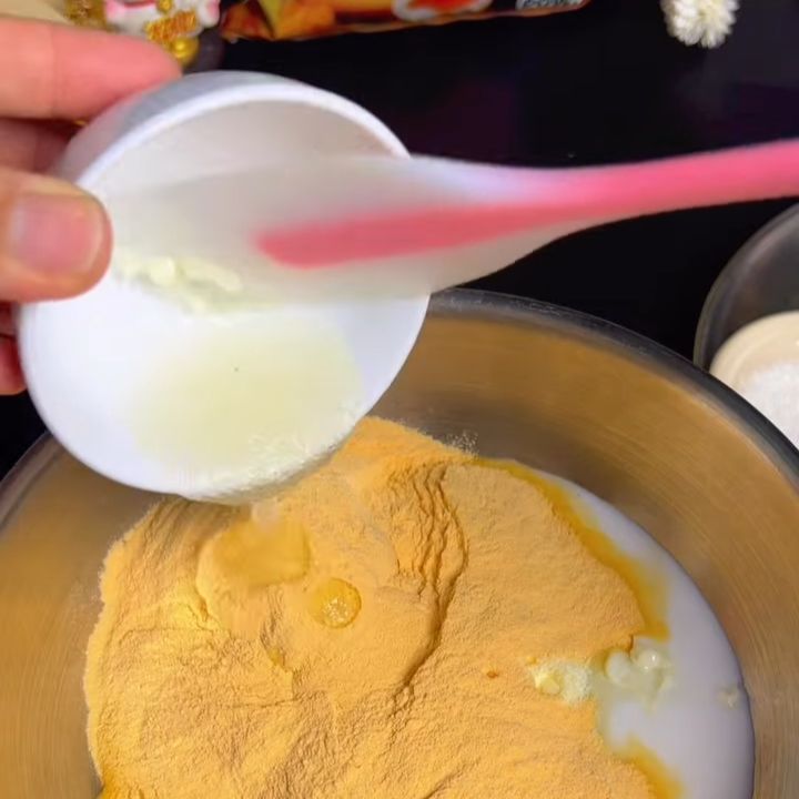 Thêm sữa bột