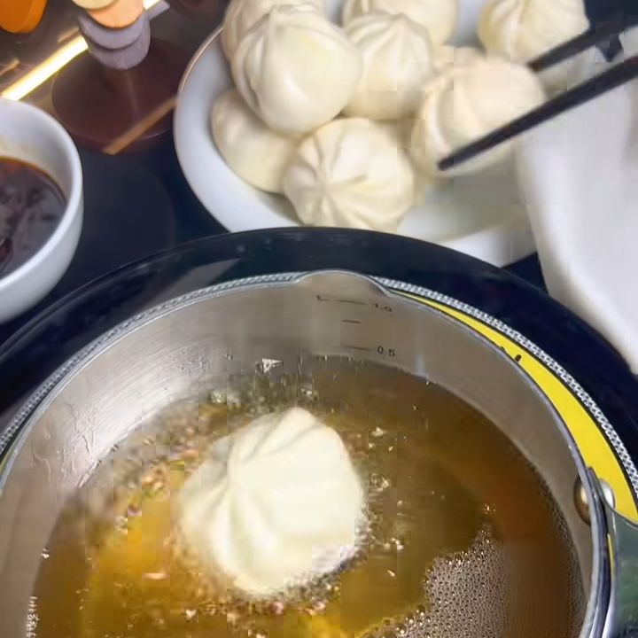 Chiên bánh bao