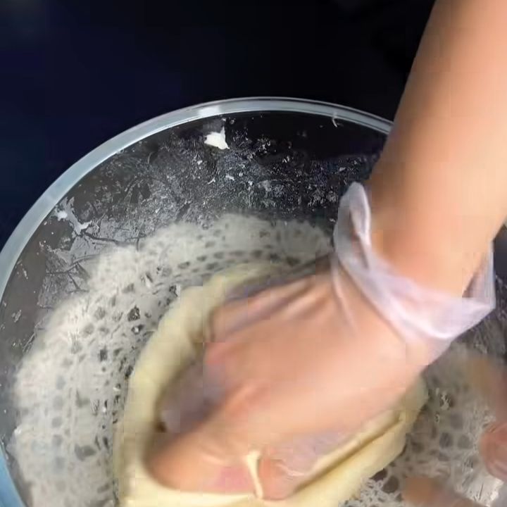 Nhào bột