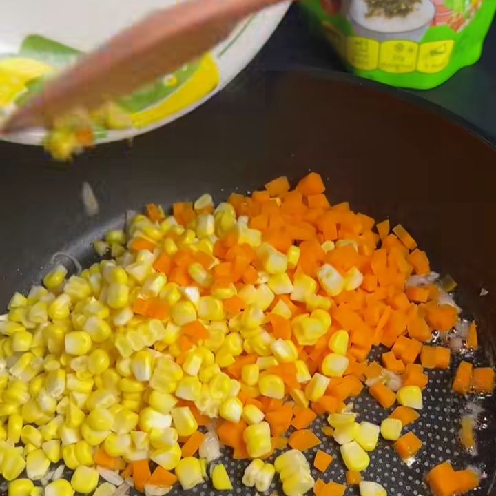Xào rau củ