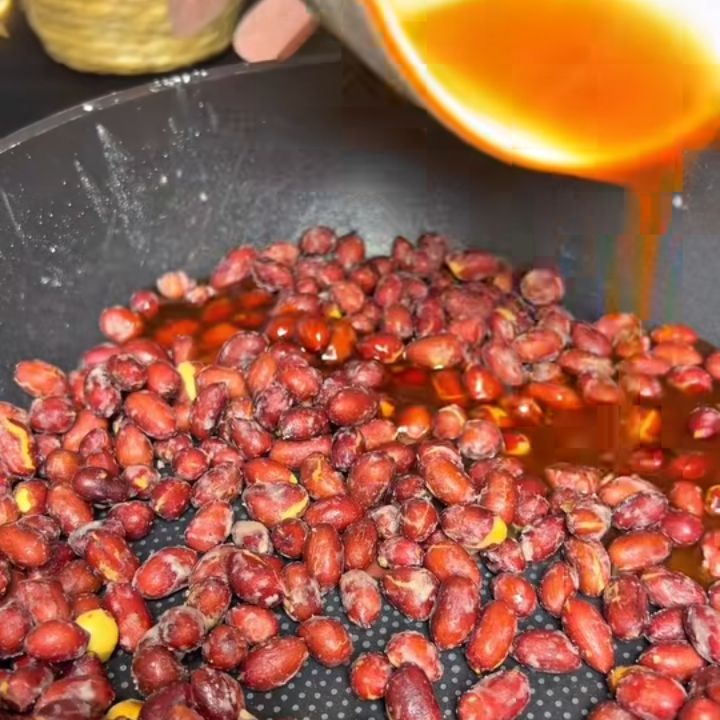 Đổ sốt mắm