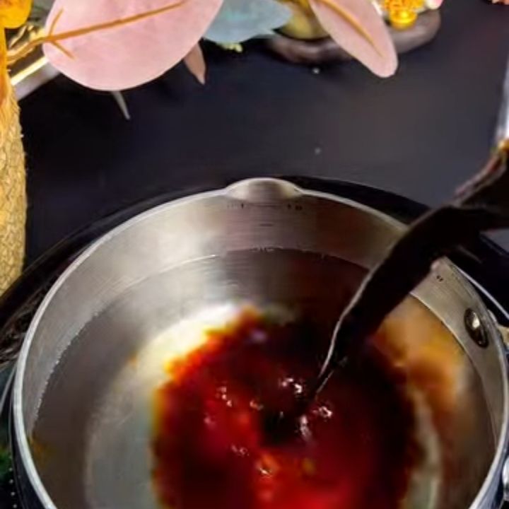 Thêm nước tương