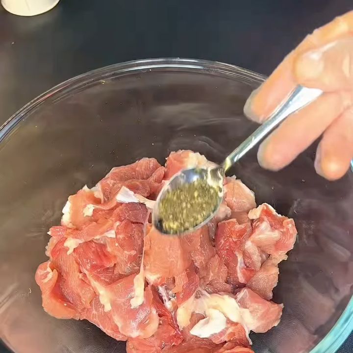 Thêm hạt nêm