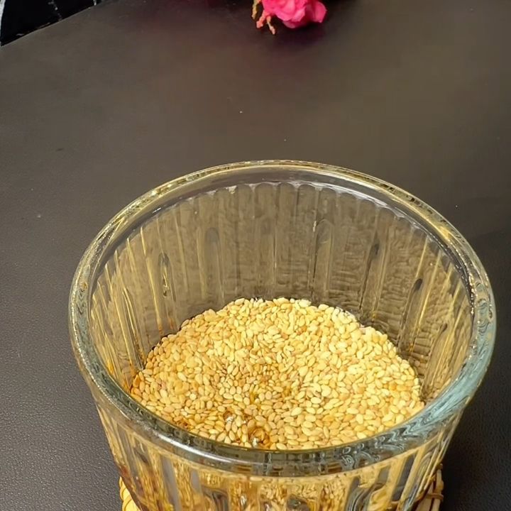Thêm nước tương