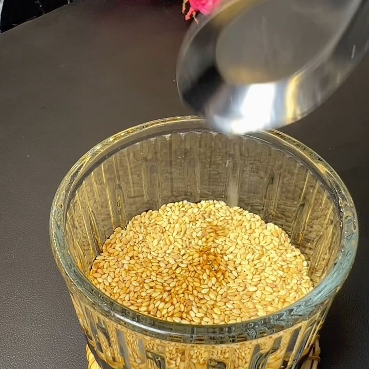 Thêm giấm, đường