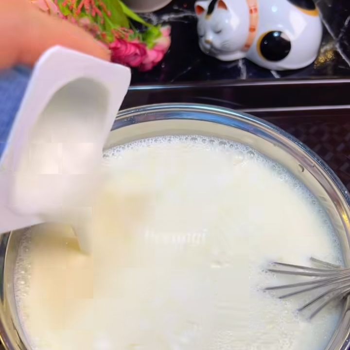 Thêm sữa chua cái