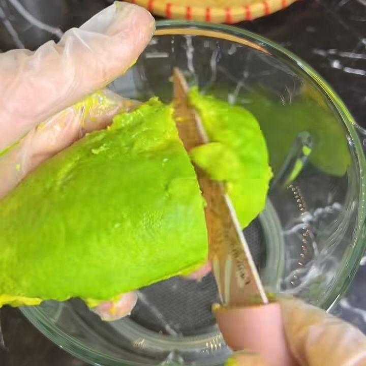 Lấy thịt bơ