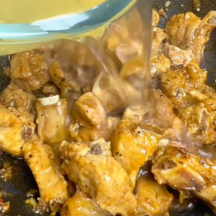 Thêm nước dứa