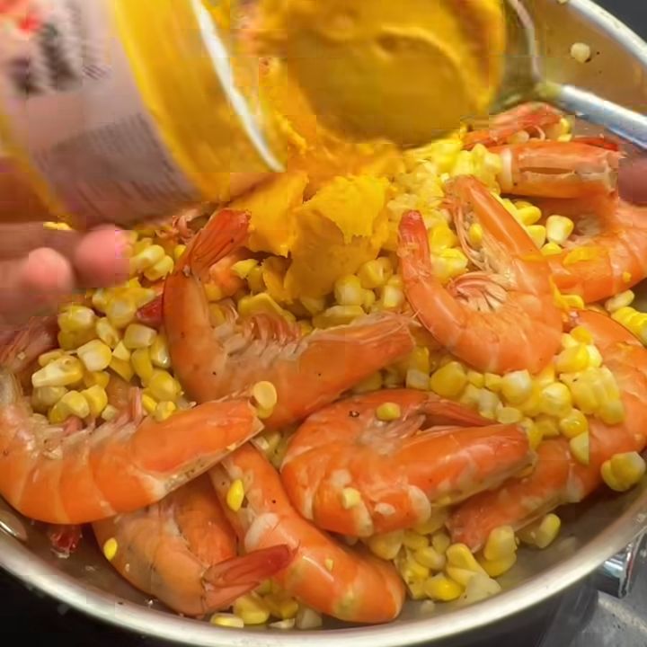 Cho sốt trứng muối
