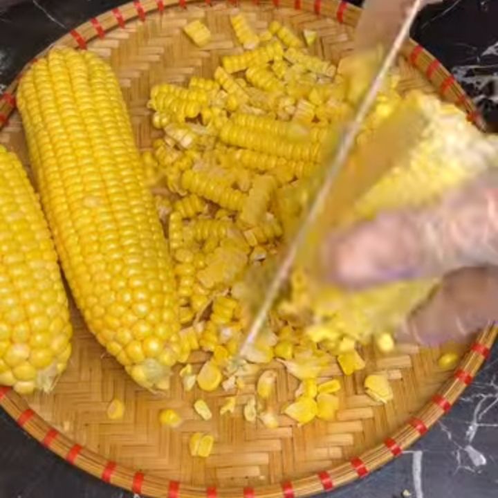 Tách hạt ngô