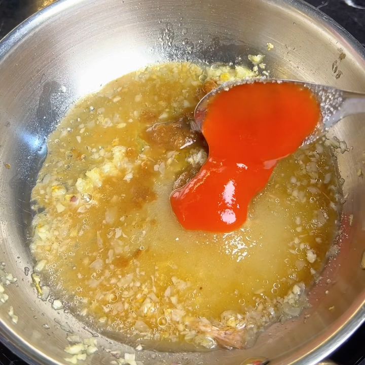Thêm tương ớt