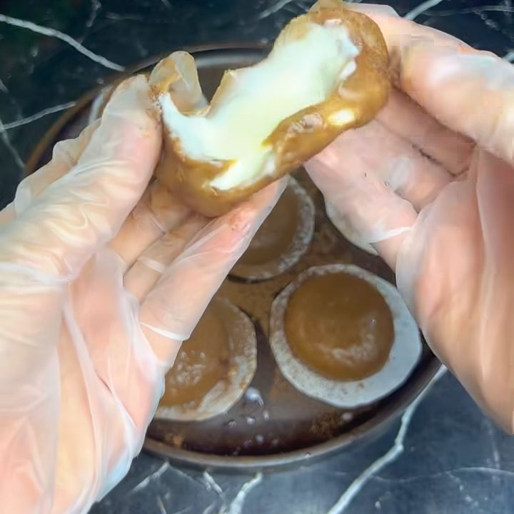 Lăn cacao và thưởng thức