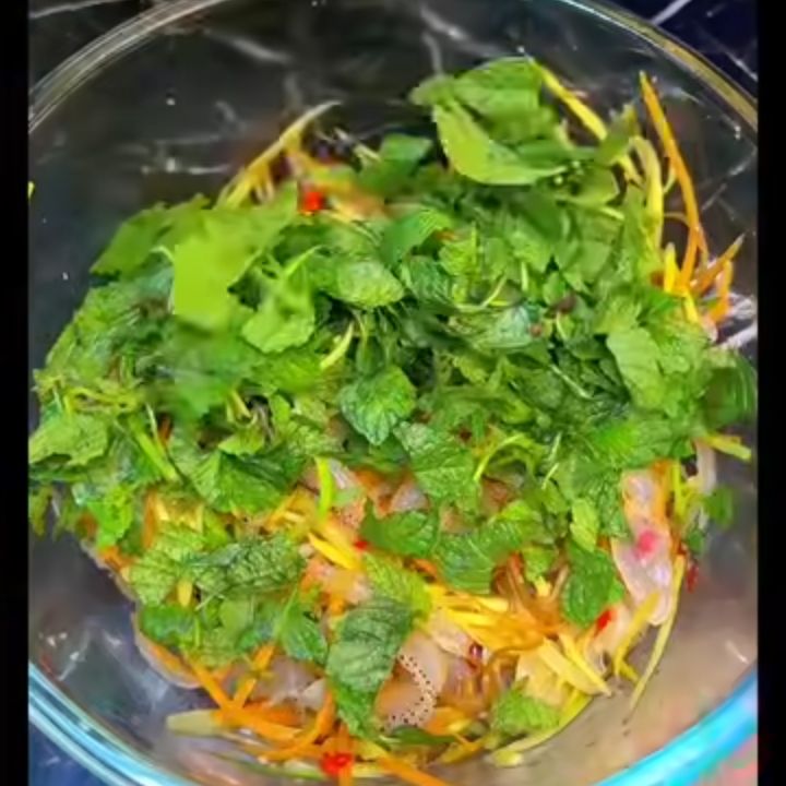 Thêm rau thơm