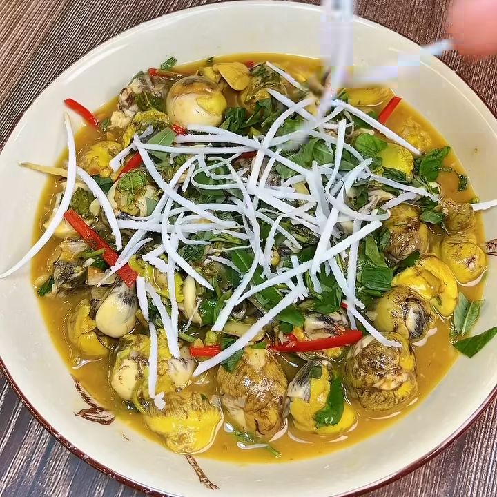 Bày đĩa