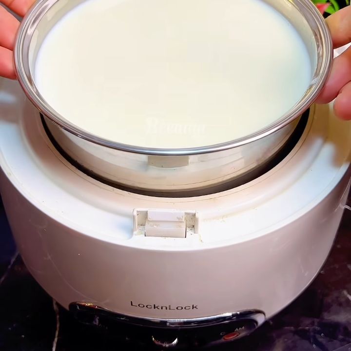 Đặt vào nồi cơm
