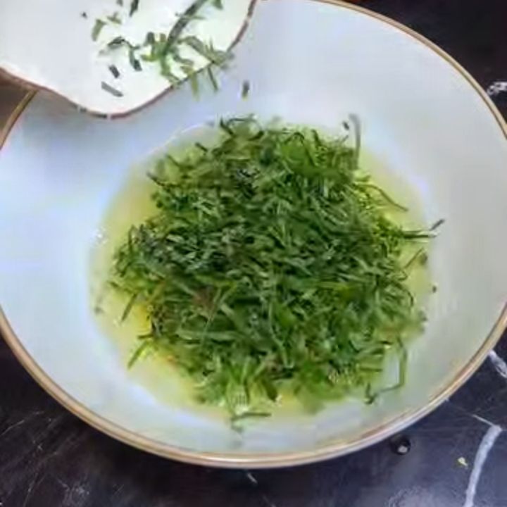 Thái ngải cứu