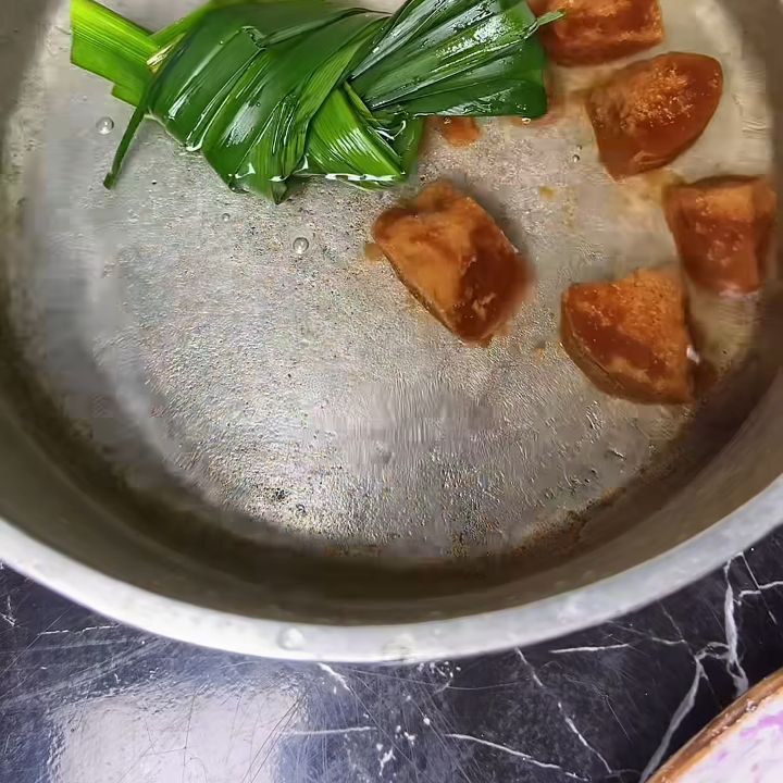 Nấu nước đường
