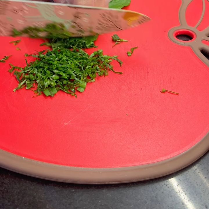 Thái lá trộn nhân