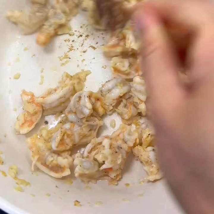 Phi tỏi xào tôm