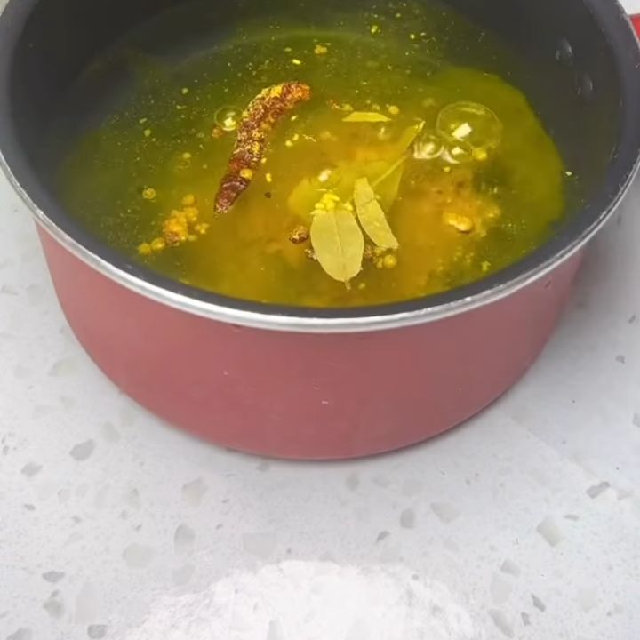 Thêm lá chanh