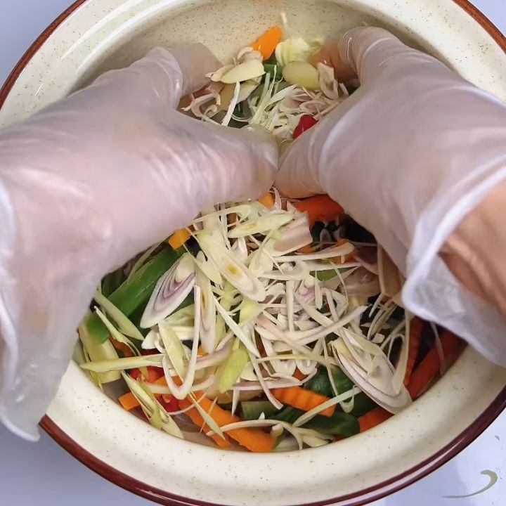 Trộn nguyên liệu