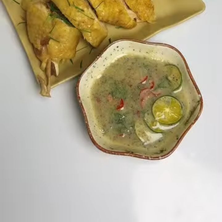 Bày cùng gà