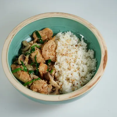 Gà xào nấm shimeji