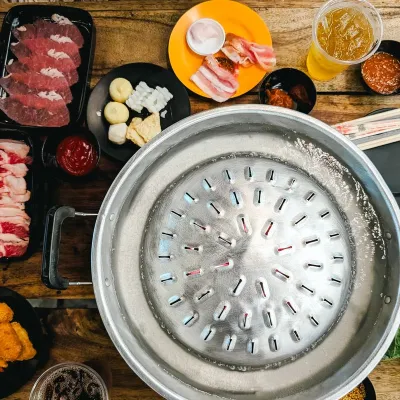 Lẩu bắp bò nhúng hành răm
