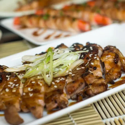 Gà ta nướng mè