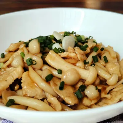 Gà kho nấm đông cô