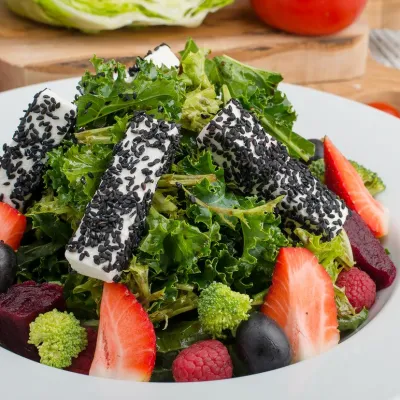 Salad cải kale thịt bò