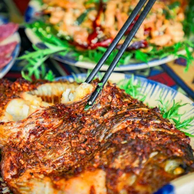 Xà lách cuốn cá nướng