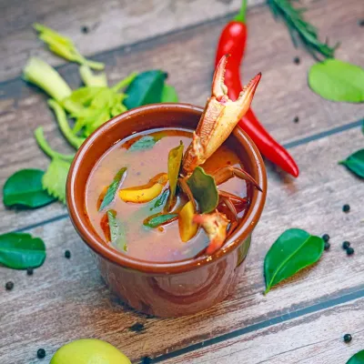 Canh khoai sọ nấu cua