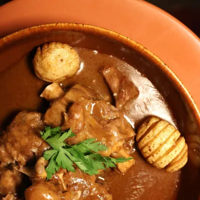 Thịt heo hầm khoai tây