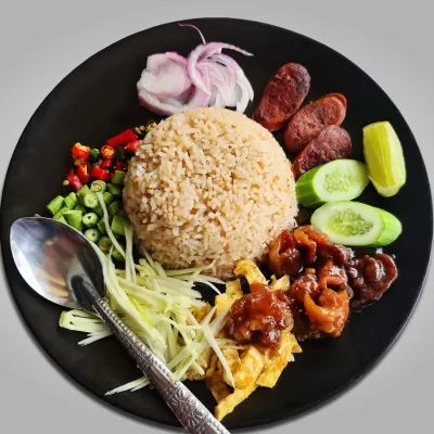 Cơm chiên lạp xưởng