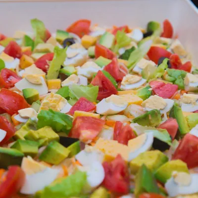 Công thức và cách làm món salad bơ trứng