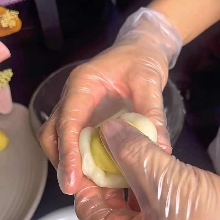 lăn b&aacute;nh giầy qua đỗ xanh