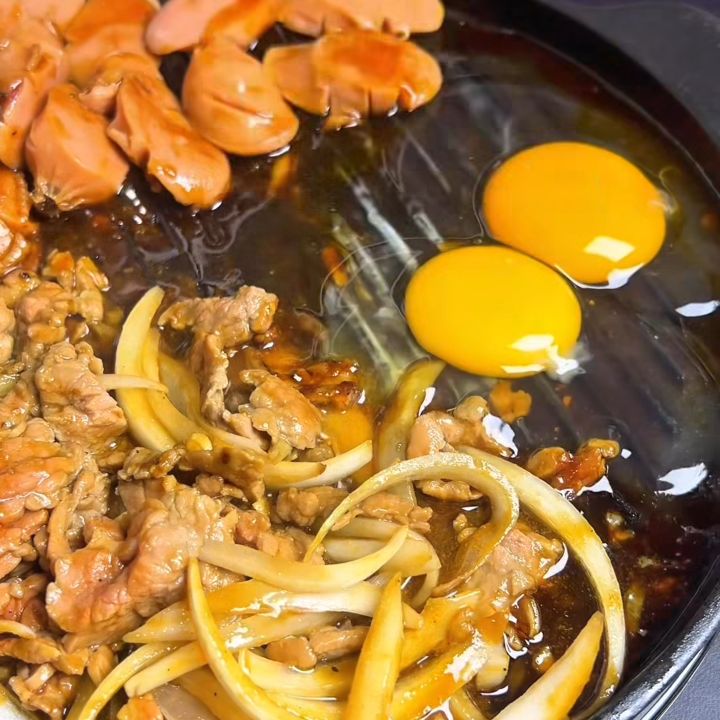 ốp trứng trong chảo