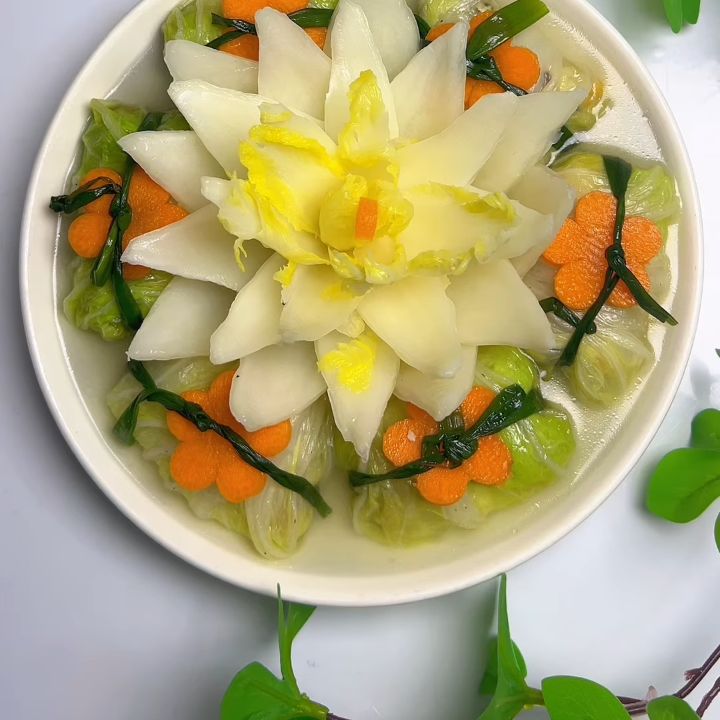 Cải thảo cuốn thịt hấp b&agrave;y hoa sen