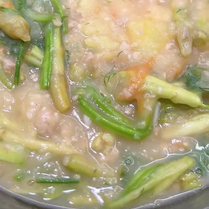 Canh khoai tây rau cần Thái Bình