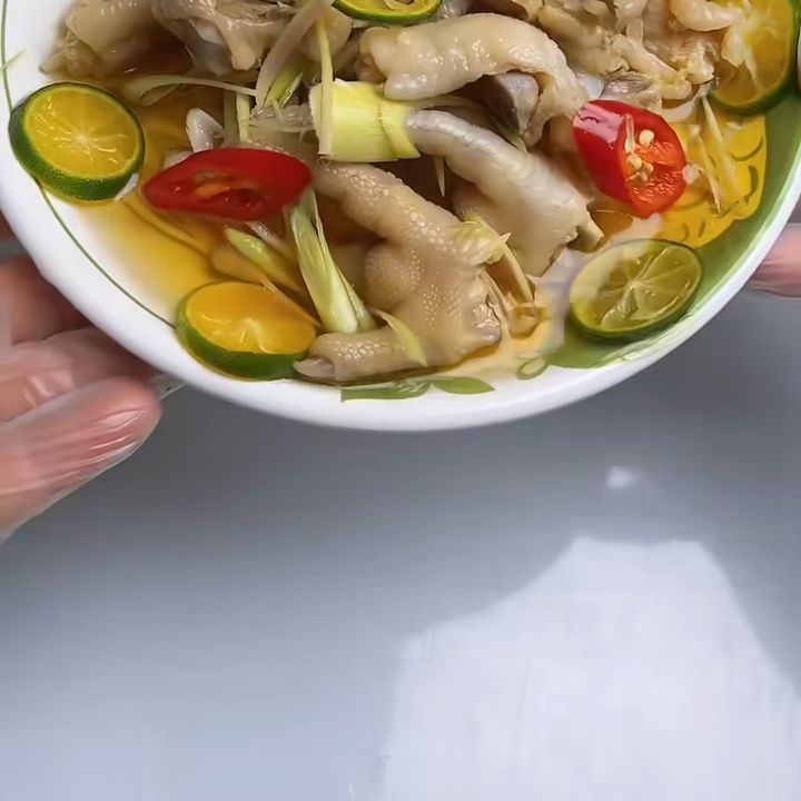 Chân gà ngâm sả tắc