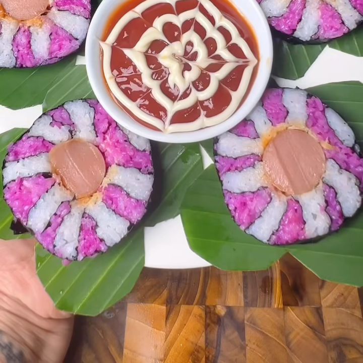 Cơm cuộn hoa
